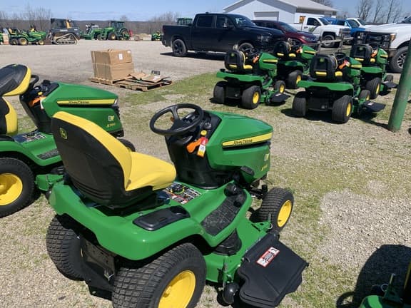 Image of John Deere X380 equipment image 2