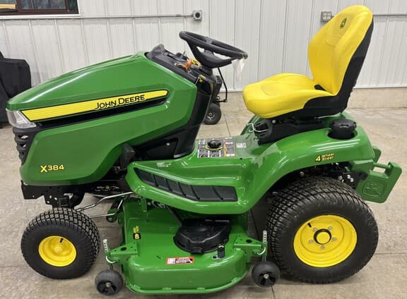Image of John Deere X384 equipment image 1