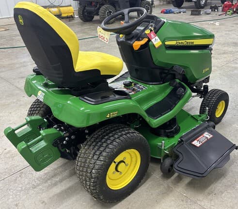 Image of John Deere X384 equipment image 4
