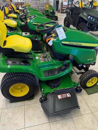 Image of John Deere X390 equipment image 1