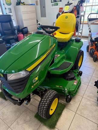 Image of John Deere X390 equipment image 4