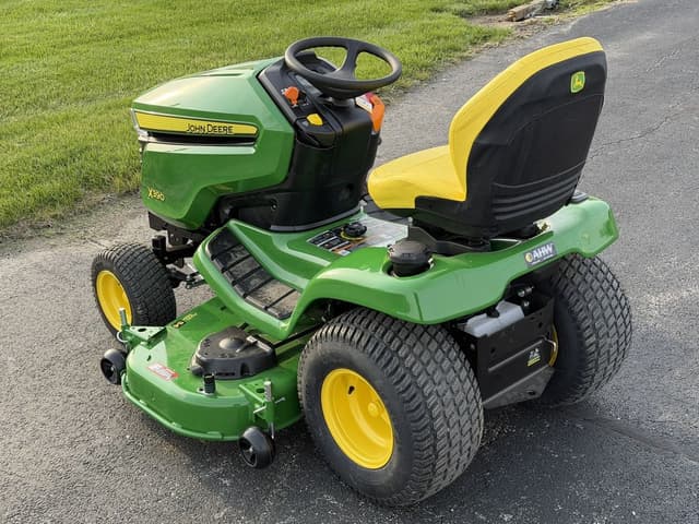 Image of John Deere X390 equipment image 3