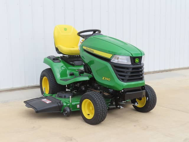 Image of John Deere X390 equipment image 1