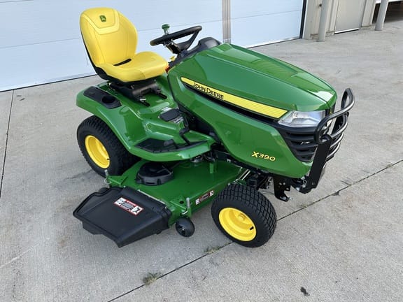 2026 John Deere X390 Equipment Image0