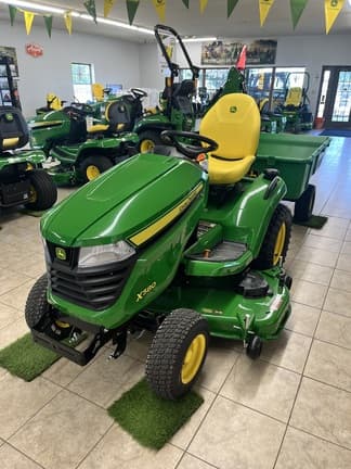Image of John Deere X580 equipment image 2