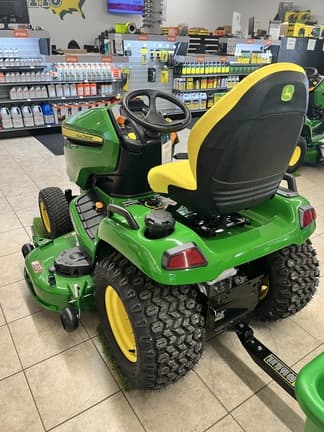 Image of John Deere X580 equipment image 1