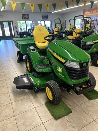 Image of John Deere X580 equipment image 4