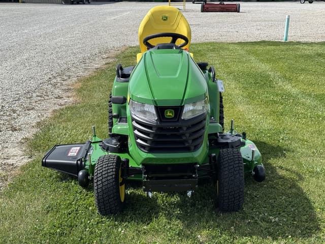 Image of John Deere X580 equipment image 3