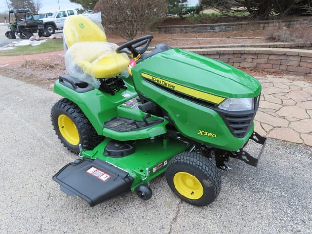 Image of John Deere X580 equipment image 1