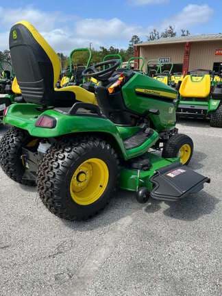 Image of John Deere X580 equipment image 2