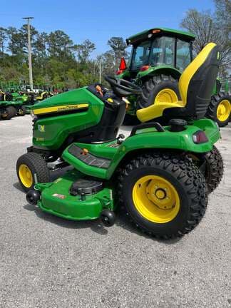 Image of John Deere X580 equipment image 4
