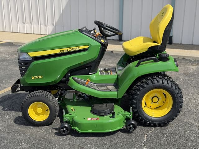 Image of John Deere X580 equipment image 1