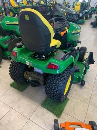 Image of John Deere X580 equipment image 2