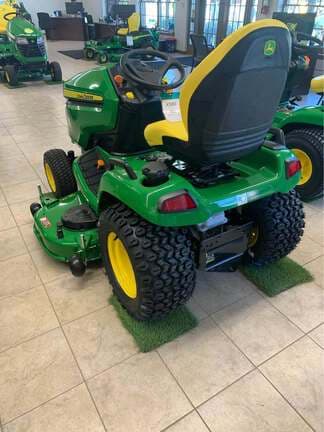 Image of John Deere X580 equipment image 3