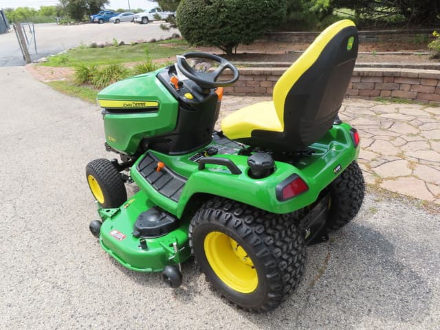 Image of John Deere X580 equipment image 3