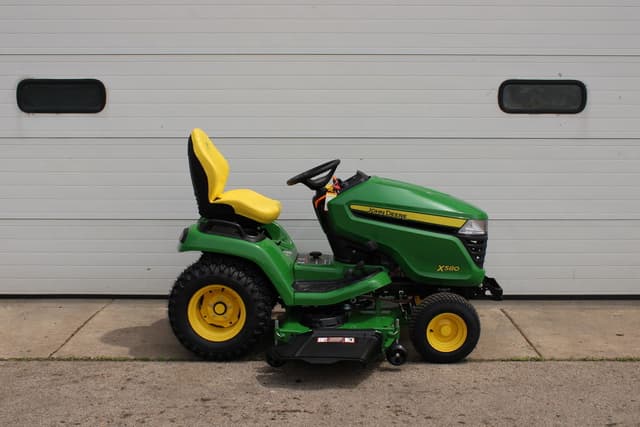Image of John Deere X580 equipment image 2