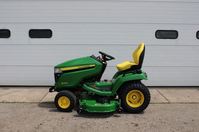 Image of John Deere X580 equipment image 1