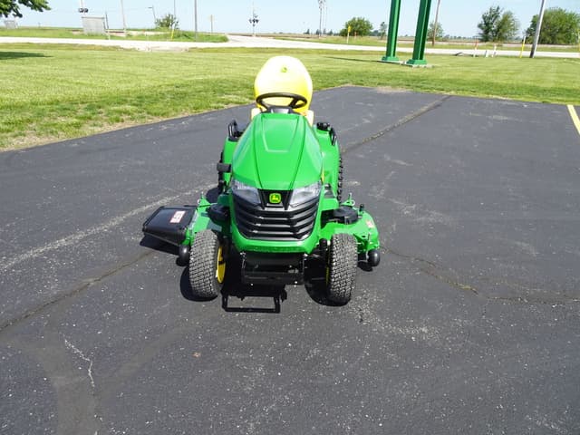 Image of John Deere X580 equipment image 1