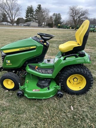 Image of John Deere X590 equipment image 4