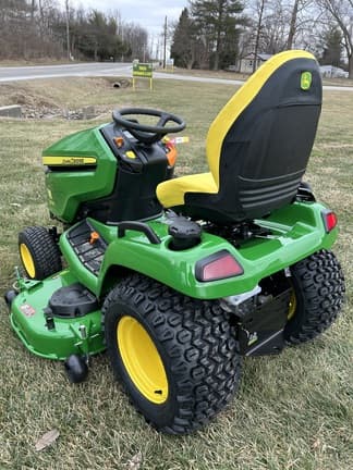 Image of John Deere X590 equipment image 3
