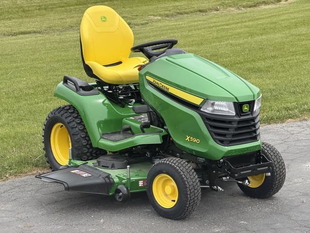 Image of John Deere X590 equipment image 1