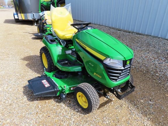 Image of John Deere X590 equipment image 2