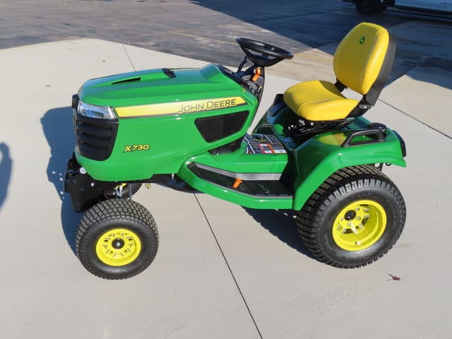 Image of John Deere X730 equipment image 1