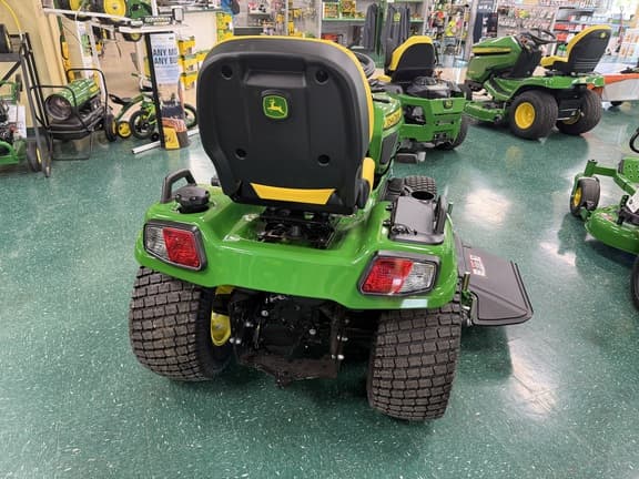 Image of John Deere X730 equipment image 3