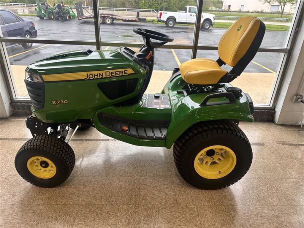 2026 John Deere X730 Equipment Image0