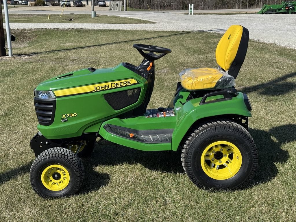 2026 John Deere X730 Equipment Image0