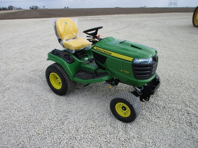 Image of John Deere X730 equipment image 4