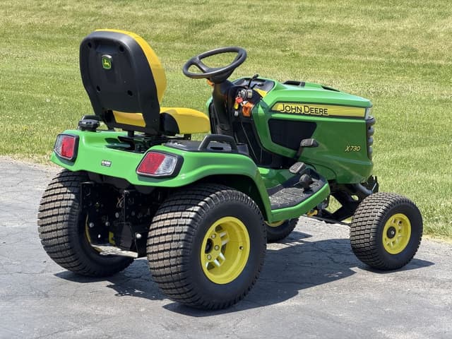 Image of John Deere X730 equipment image 3