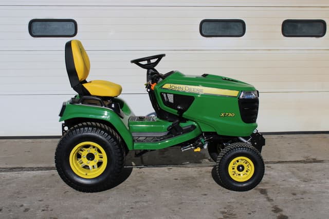 Image of John Deere X730 equipment image 1