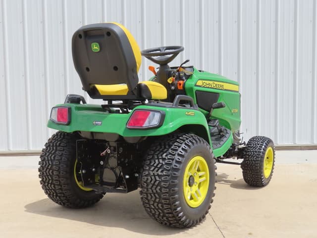 Image of John Deere X730 equipment image 3