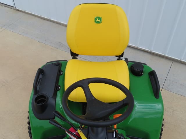 Image of John Deere X730 equipment image 4