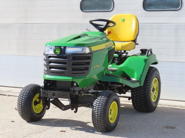Image of John Deere X734 equipment image 1