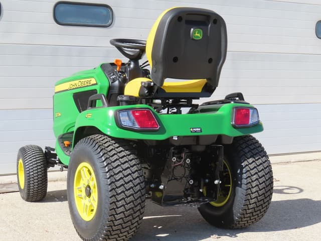 Image of John Deere X734 equipment image 4