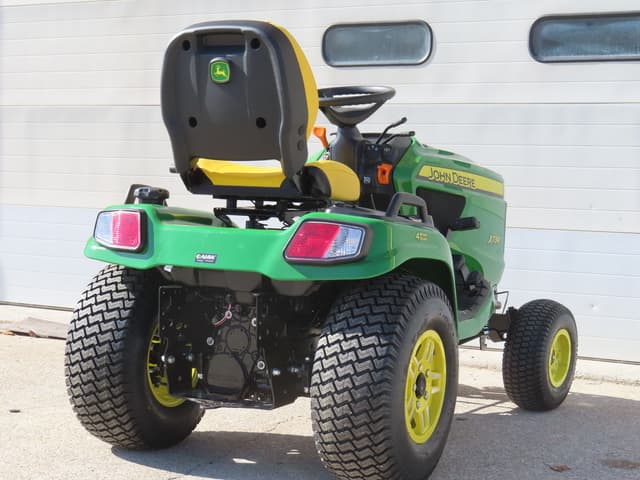 Image of John Deere X734 equipment image 3