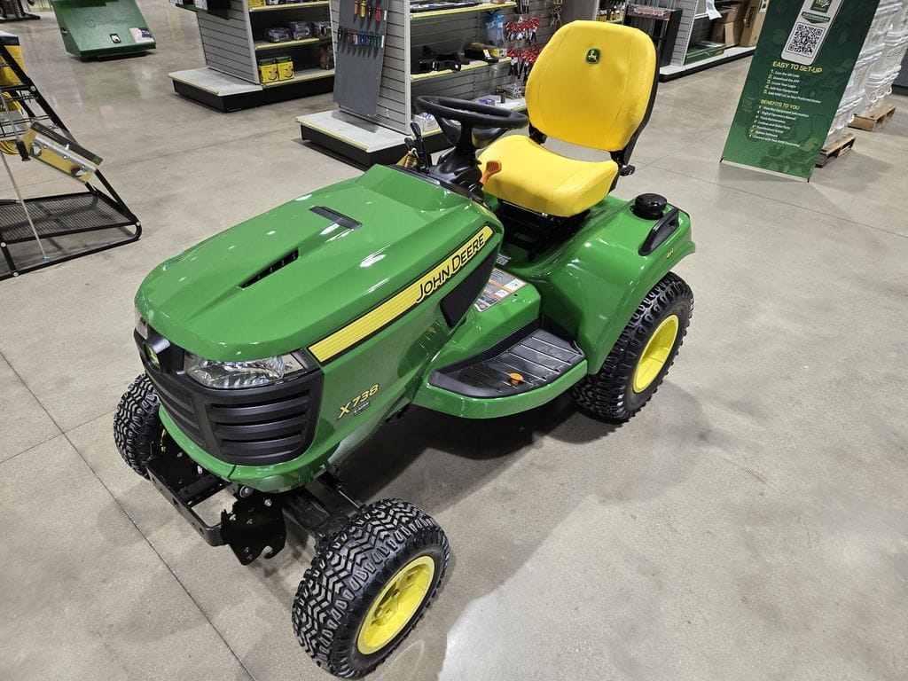 2026 John Deere X738 Equipment Image0