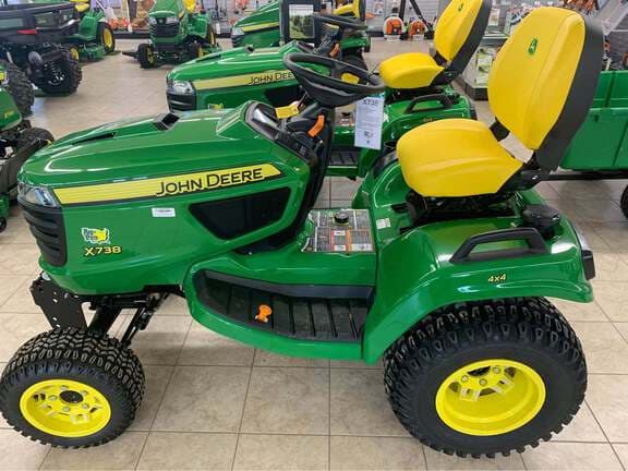 Image of John Deere X738 equipment image 1