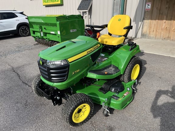 2026 John Deere X738 Equipment Image0