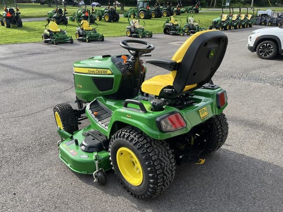 Image of John Deere X738 equipment image 2