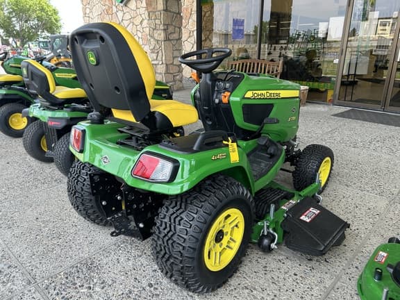 Image of John Deere X739 equipment image 2