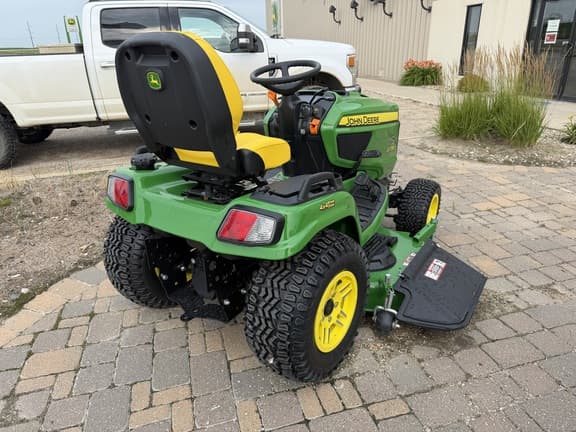 Image of John Deere X739 equipment image 2