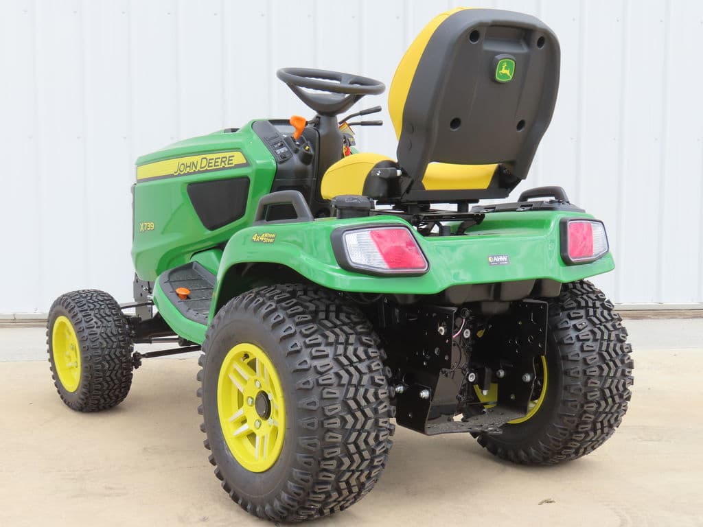 Image of John Deere X739 Image 1