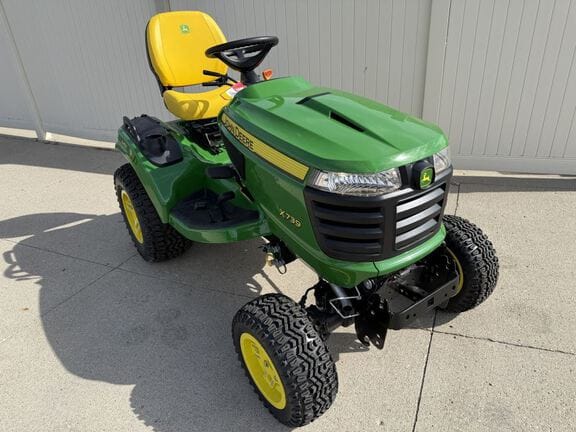 2026 John Deere X739 Equipment Image0