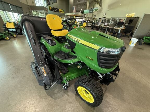 Main image John Deere X739