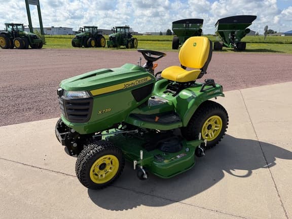 Image of John Deere X739 Primary image