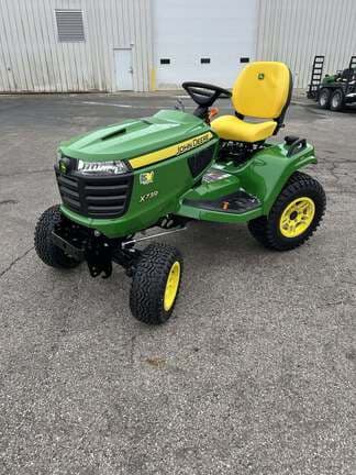 Main image John Deere X739
