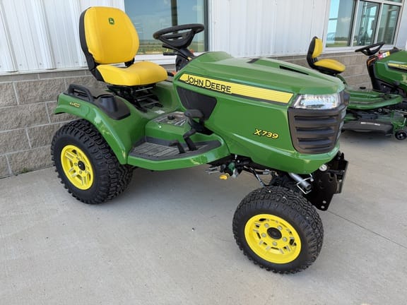 2026 John Deere X739 Equipment Image0